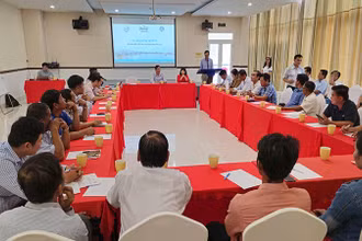 Các đại biểu thảo luận để dự án thêm phần khả thi.