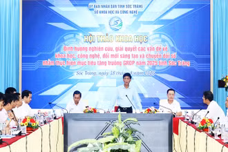 Bí thư Tỉnh ủy Sóc Trăng Lâm Văn Mẫn phát biểu chỉ đạo hội thảo.