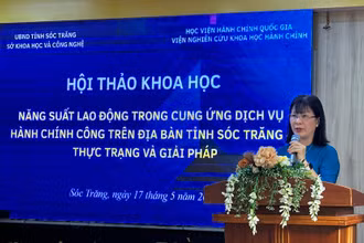 Tiến sĩ Nguyễn Thị Hà - Học viện Hành chính Quốc gia phát biểu tại Hội thảo.