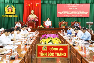  Đồng chí Trần Văn Lâu - Chủ tịch UBND tỉnh Sóc Trăng phát biểu tại Hội nghị