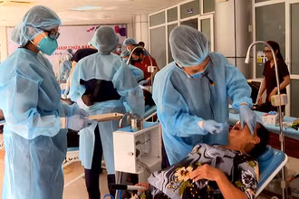 Khám răng cho bệnh nhân nghèo
