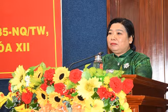 Đồng chí Hồ Thị Cẩm Đào - Phó Bí thư Thường trực Tỉnh ủy, Trưởng Ban Chỉ đạo 35 tỉnh Sóc Trăng phát biểu chỉ đạo Hội nghị.