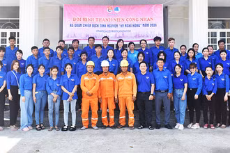 Thanh niên công nhân Sóc Trăng ra quân chiến dịch kỳ nghỉ hồng 2024.