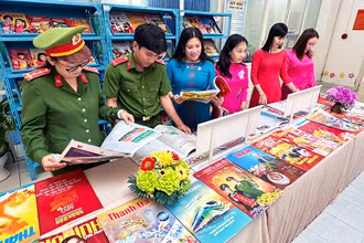 Hội báo Xuân trưng bày gần 350 ấn phẩm là tạp chí, báo Xuân Giáp Thìn 2024