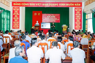 Thông tin chống khai thác hải sản bất hợp pháp, không báo cáo và không theo quy định IUU cho nhân dân huyện Cù Lao Dung.
