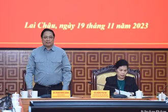 Thủ tướng Phạm Minh Chính chủ trì buổi làm việc với Ban Thường vụ Tỉnh uỷ Lai Châu. (Ảnh: TRẦN HẢI)