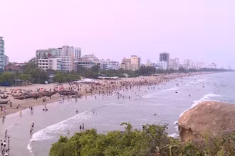 Thanh Hóa thu hút đông đảo du khách trong kỳ nghỉ lễ.