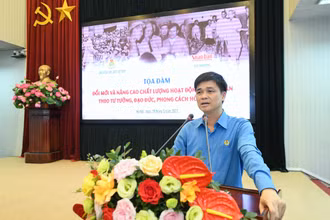 Đồng chí Ngọ Duy Hiểu, Phó Chủ tịch Tổng Liên đoàn Lao động Việt Nam, Chủ tịch Công đoàn Viên chức Việt Nam phát biểu khai mạc buổi tọa đàm.