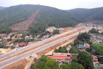 Dự án cao tốc Mai Sơn-Quốc lộ 45 trước giờ khánh thành.