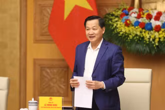 Chiều 28/3, tại Trụ sở Chính phủ, Phó Thủ tướng Lê Minh Khái, Chủ tịch Hội đồng Tư vấn chính sách tài chính, tiền tệ quốc gia đã chủ trì cuộc họp toàn thể của Hội đồng.