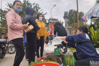 Phiên chợ bún đặc biệt chỉ diễn ra đúng ngày mùng 3 Tết tại đất làng nghề Thanh Lãng (Bình Xuyên, Vĩnh Phúc).