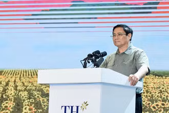 Thủ tướng Phạm Minh Chính phát biểu nhân chuyến thăm vùng sản xuất nông nghiệp công nghệ cao.