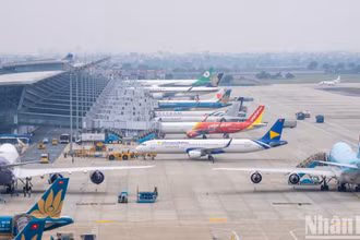 Căn cứ vào tình hình thực tế, Cục Hàng không quyết định kéo dài thời gian tạm ngừng tiếp thu, khai thác tàu bay tại Cảng hàng không quốc tế Nội Bài thêm 2 giờ, cụ thể từ 10 giờ đến 21 giờ ngày 7/9 (giờ địa phương).