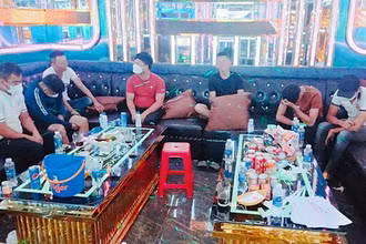 Các đối tượng tại quán karaoke Mr. Rìn.