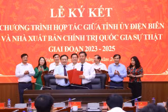 Lễ ký kết Chương trình hợp tác giai đoạn 2023-2025 giữa Nhà xuất bản Chính trị quốc gia Sự thật và Tỉnh ủy Điện Biên.