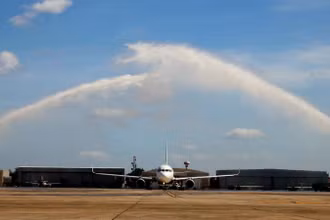 Máy bay Bamboo Airways hạ cánh tại sân bay quốc tế Don Mueang, chính thức khai trương đường bay thường lệ mới của hãng.