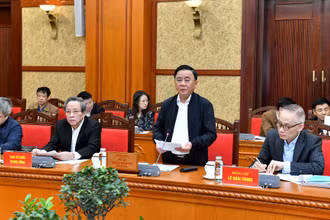 Đồng chí Trần Cẩm Tú, Ủy viên Bộ Chính trị, Thường trực Ban Bí thư chủ trì Hội nghị triển khai Chương trình làm việc của Bộ Chính trị, Ban Bí thư năm 2025. (Ảnh: ĐĂNG KHOA)