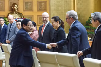 Thủ tướng Phạm Minh Chính với đại diện các doanh nghiệp Hoa Kỳ.