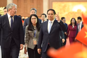 Thủ tướng Phạm Minh Chính và Thủ tướng Kyrgyzstan Adylbek Kasymaliev đến dự Lễ ký kết văn kiện hợp tác.