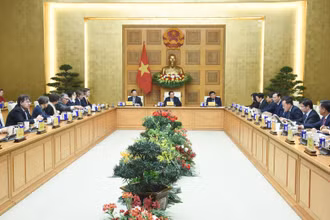 Thủ tướng Phạm Minh Chính và Phó Thủ tướng Hồ Đức Phớc, Phó Thủ tướng Nguyễn Chí Dũng toạ đàm với các doanh nghiệp châu Âu. 