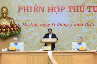 Thủ tướng Phạm Minh Chính phát biểu khai mạc phiên họp lần thứ 4 Ban Chỉ đạo Trung ương triển khai xóa nhà tạm, nhà dột nát trên phạm vi cả nước.