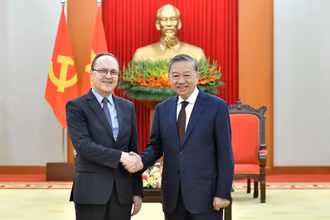 Tổng Bí thư Tô Lâm tiếp Đại sứ Đặc mệnh toàn quyền Liên bang Nga tại Việt Nam Gennady Stepanovich Bezdetko ngày 2/4/2025. (Ảnh: ĐĂNG KHOA).