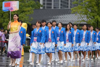 Đoàn thể thao Trung Quốc tham dự lễ khai trương Làng ASIAD Hàng Châu. (Ảnh: Tân Hoa Xã)