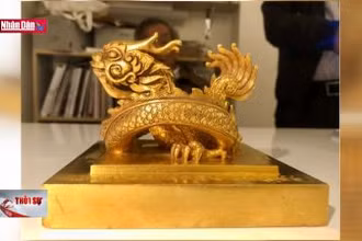 Cuối tháng 10 hồi hương ấn vàng "Hoàng đế chi bảo"