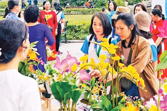 Không gian trưng bày các sản phẩm sáng tạo của nghệ nhân các làng nghề truyền thống.