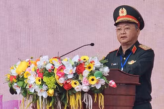 Thiếu tướng Hoàng Văn Sỹ, Phó Bí thư Đảng ủy, Tư lệnh Binh đoàn 15 phát biểu chỉ đạo hội thi.