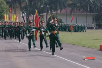 Hình ảnh trong phim tài liệu "Vững bước dưới cờ Đảng".