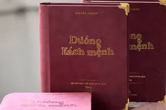 Tác phẩm "Đường Kách mệnh" của Chủ tịch Hồ Chí Minh được in theo tiêu bản gốc.