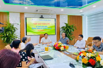 Nhiều vấn đề về bản quyền âm nhạc được chia sẻ trong buổi họp báo.