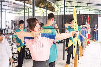 Bắn cung đang là môn thể thao có sức hấp dẫn với giới trẻ Thủ đô.