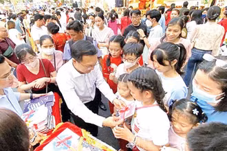 "Lì xì sách", một việc làm thiết thực nhằm lan tỏa văn hóa đọc. 