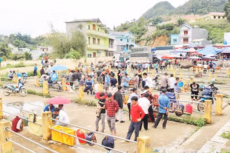 Chợ phiên Sín Chéng