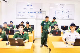 Trung tâm 286, Bộ Tư lệnh 86 (Bộ Quốc phòng) tổ chức kiểm tra trình độ kỹ thuật công nghệ thông tin của cán bộ, nhân viên đơn vị năm 2024. (Ảnh Bộ Tư lệnh 86) 