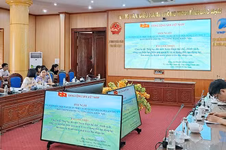 Học nghị quyết trực tuyến tại Văn phòng Ủy ban nhân dân tỉnh Bắc Kạn.
