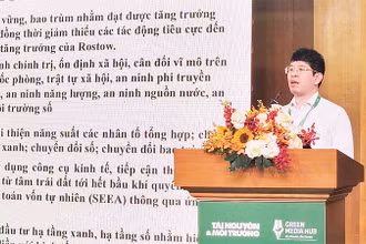 Phó Giáo sư, Tiến sĩ Nguyễn Đình Thọ, Viện trưởng Viện Chiến lược Chính sách (Bộ Tài nguyên và Môi trường) trao đổi tại hội thảo.