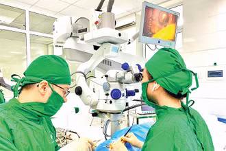 Phẫu thuật mắt tại Bệnh viện Mắt Hải Phòng.
