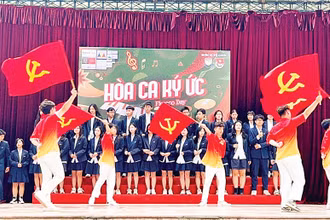 Tổ chức các phong trào, hoạt động đoàn và giáo dục chính trị tư tưởng tại các trường THPT góp phần tạo nguồn phát triển đảng viên trong học sinh.