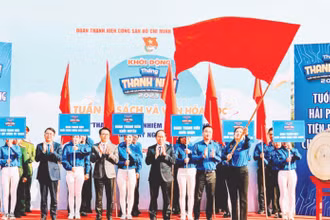 Đại diện lãnh đạo Trung ương Đoàn, TP Hải Phòng và Thành đoàn Hải Phòng khởi động Tháng Thanh niên 2023 "Tuổi trẻ Hải Phòng tiên phong trong chuyển đổi số".