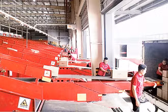 Hệ thống phân loại, xử lý hàng hóa của J&T Express.
