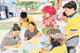 Người dân xã Hải Phúc, huyện Hải Hậu, tỉnh Nam Định đăng ký hiến tặng mô, tạng, giác mạc.