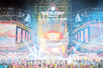 Lễ khai mạc Festival Khánh Hòa lần thứ 10. (Ảnh NGỌC HÒA) 