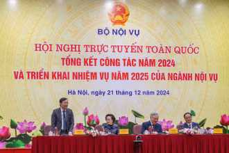 Phó Thủ tướng Thường trực Nguyễn Hòa Bình dự hội nghị.