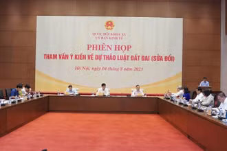 Quang cảnh phiên họp.