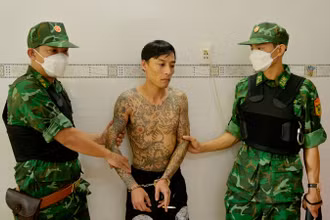 Đối tượng Nguyễn Hồ Ngọc Vinh bị lực lượng Bộ đội Biên phòng Kiên Giang bắt giữ.