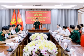 Quang cảnh buổi làm việc tại Sở Chỉ huy liên hợp chống khai thác IUU, tại Bộ Tư lệnh Vùng Cảnh sát biển 4, thành phố Phú Quốc, tỉnh Kiên Giang.