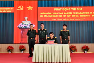 Các cơ quan, đơn vị đã ký kết giao ước thi đua.